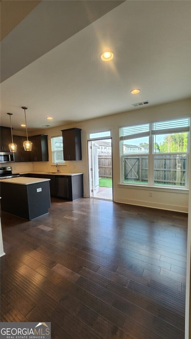 Building Photo - 300 Auburn Valley Wy