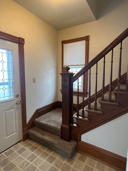 Building Photo - 231 S Prairie Ave