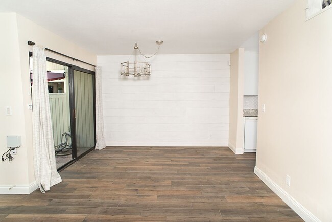 Building Photo - 22109 Burbank Blvd