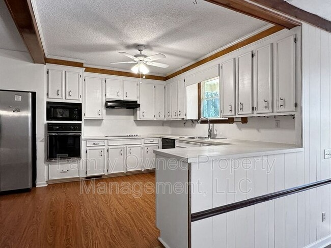 Building Photo - 1123 Belvedere Dr