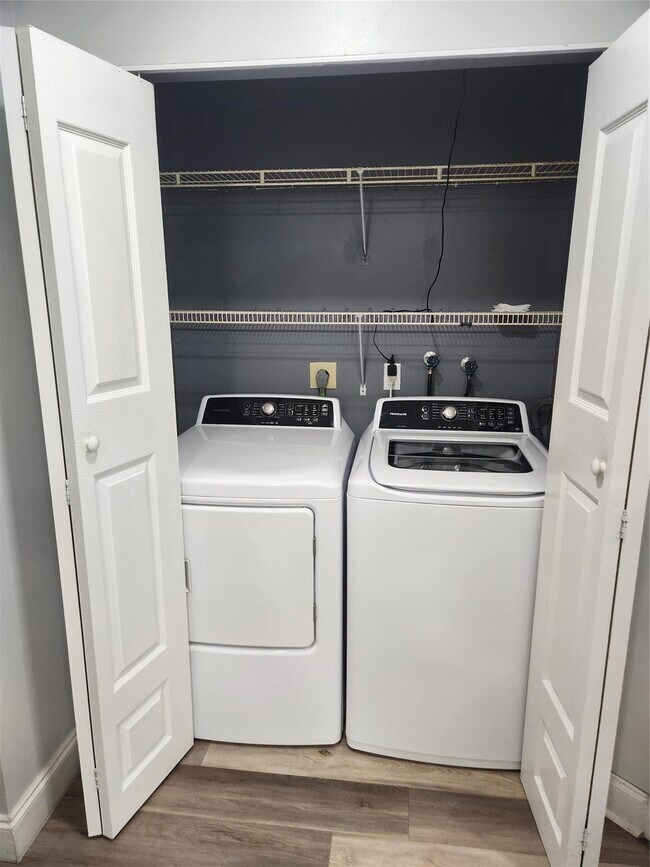 Building Photo - 3667 Carambola Cir N