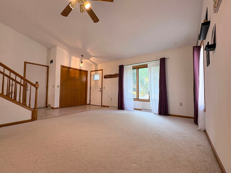 Building Photo - 6214 Adobe Way