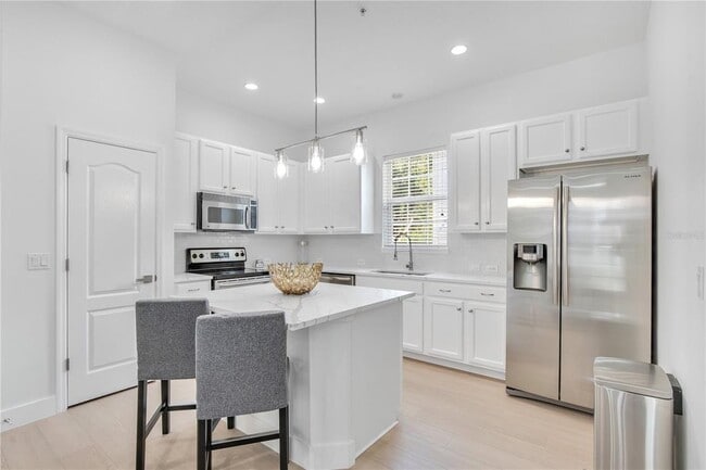 Building Photo - 1659 Hanks Ave