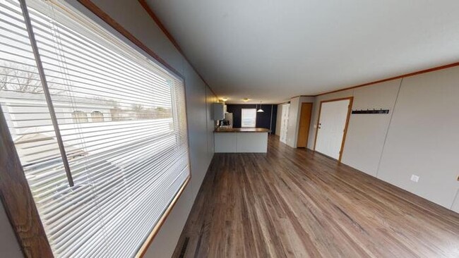 Building Photo - 124 Delta Ave