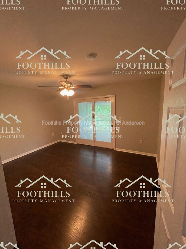 Building Photo - 612 Northlake Dr