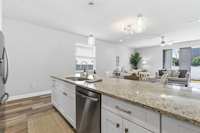 Building Photo - 3902 W Everett Ave