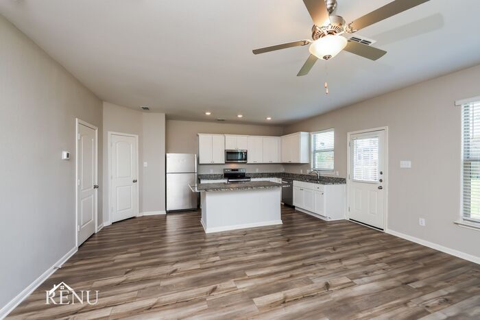 Building Photo - 2034 Delta Downs Dr
