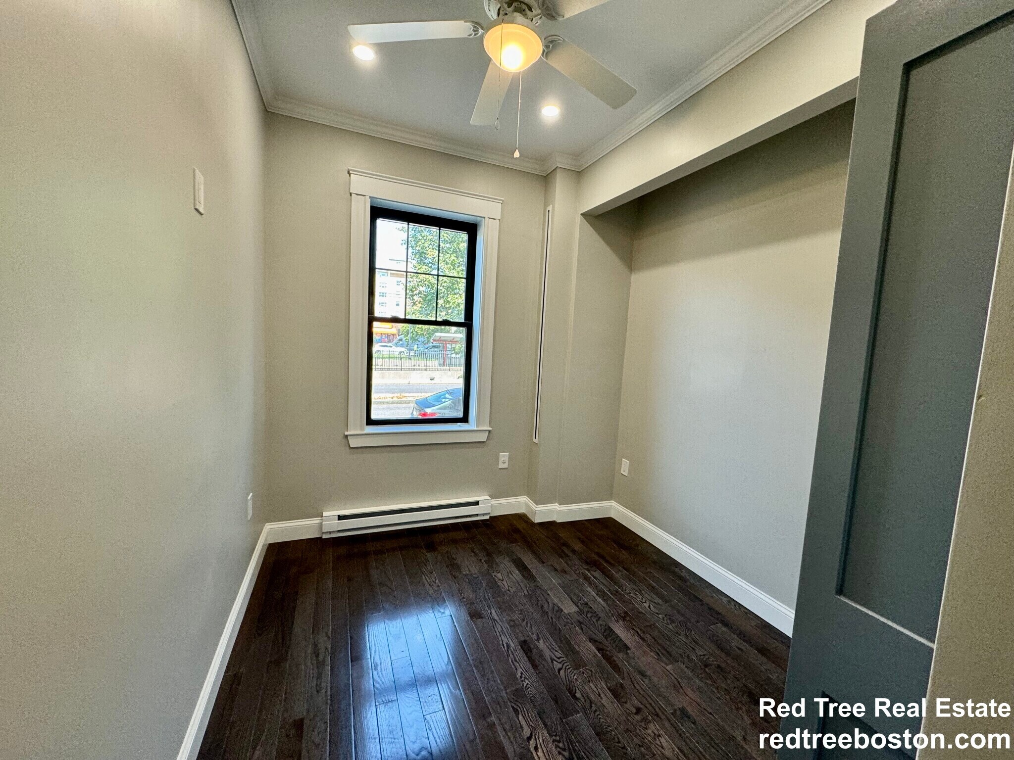 Building Photo - 1572 Commonwealth Ave