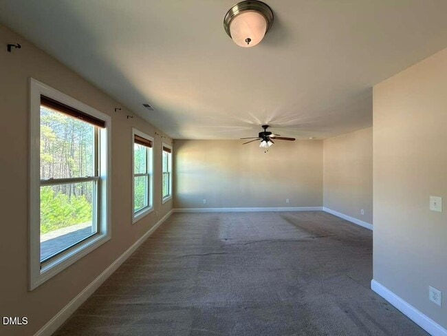 Building Photo - 305 Alamosa Pl