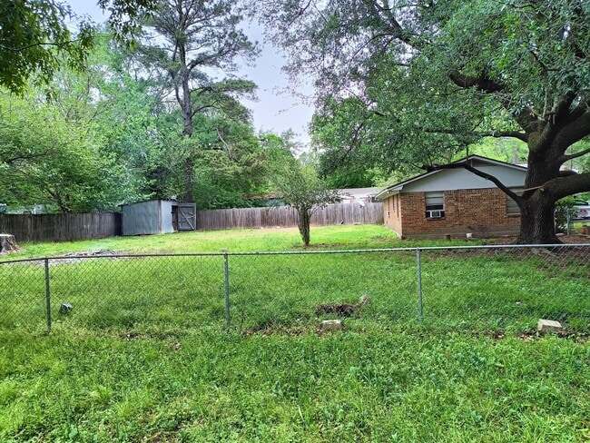 Building Photo - 340 West Dr