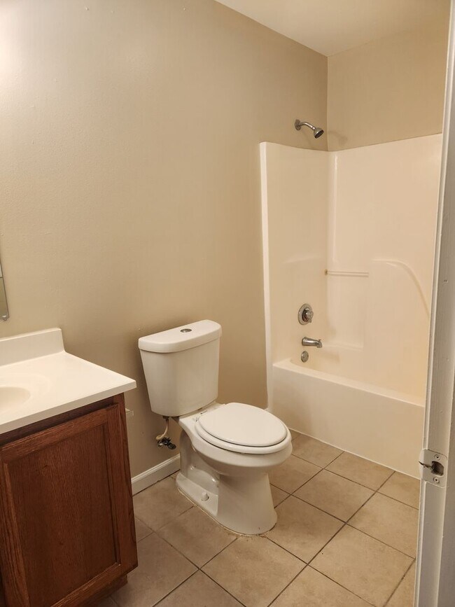 Building Photo - 5563 Banyan Ct