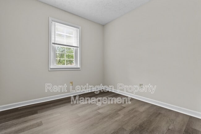 Building Photo - 3609 Sundart Dr
