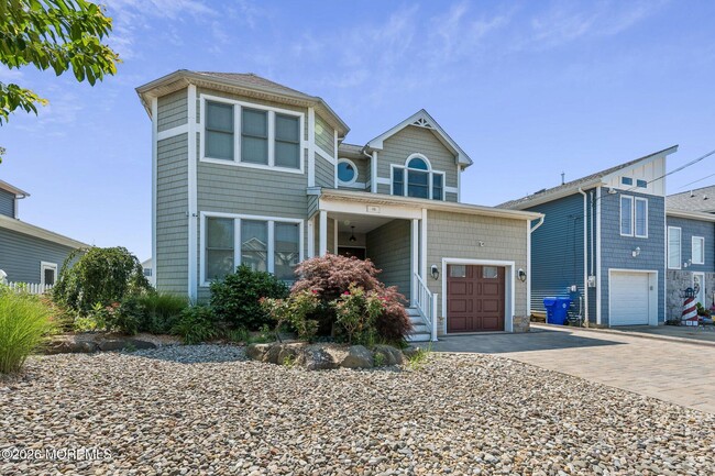 Building Photo - 45 E Pampano Dr