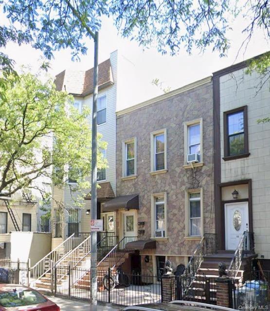 Building Photo - 46 Weirfield St