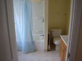 Building Photo - 449 S Evaline St