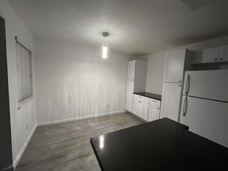 Separate Dining Area with Additional Cabinetry - 26200 Redlands Blvd