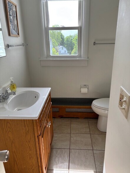 1st Floor Bth - 222 Main St