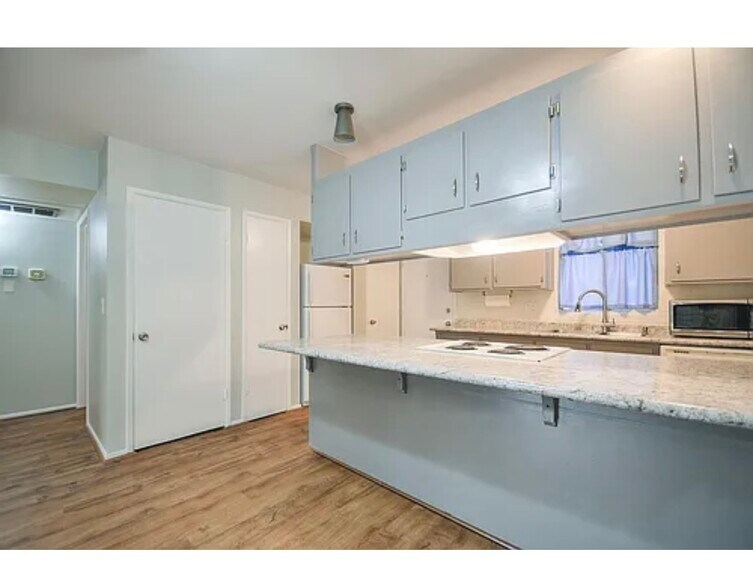 Building Photo - 3737 E Turney Ave