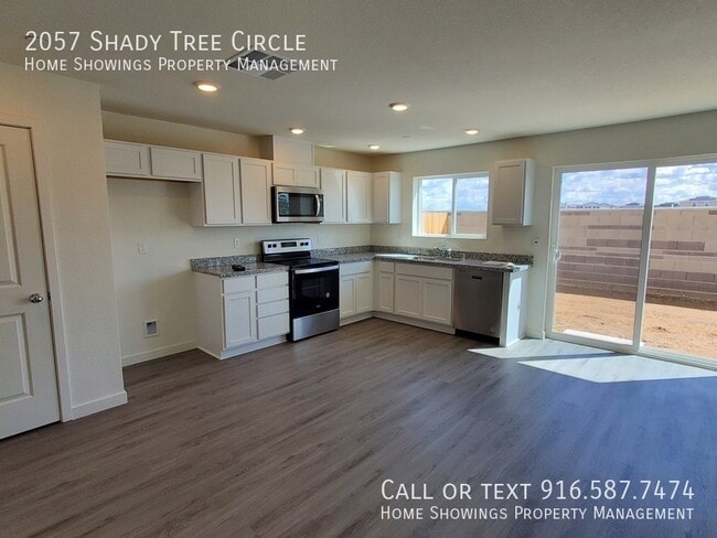 Building Photo - 2057 Shady Tree Cir