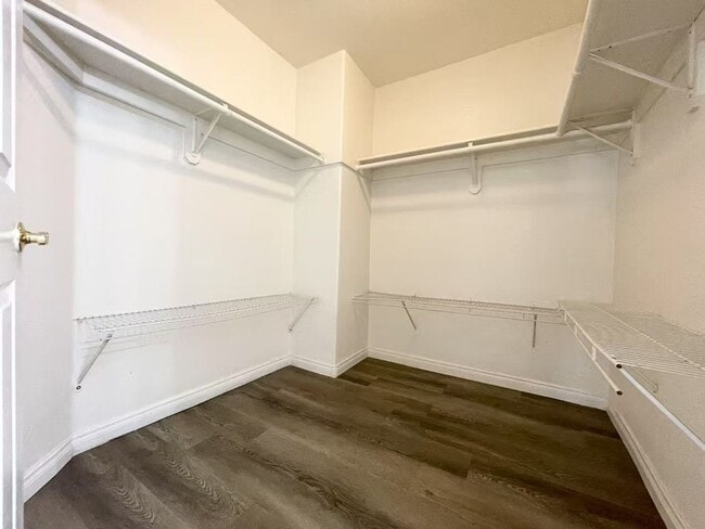 Building Photo - Comfortable  two story single house