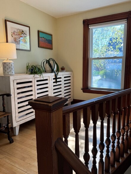 Building Photo - 175 Maple St