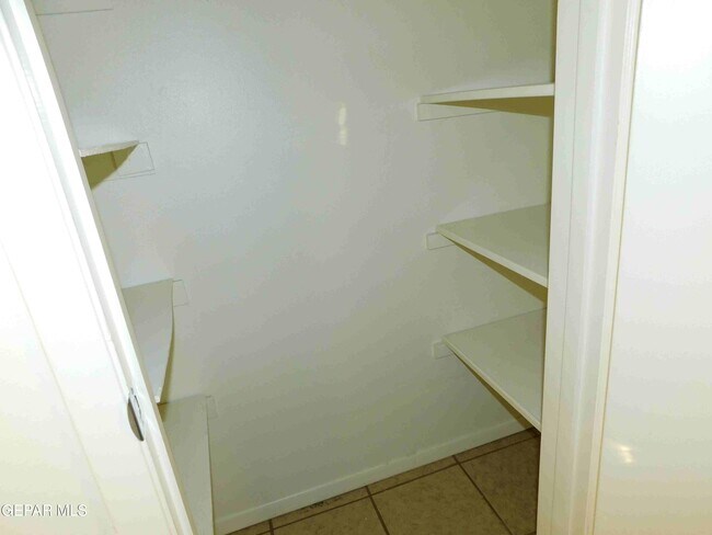 Building Photo - 225 3 Rivers Dr