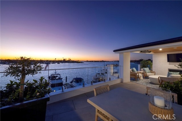 Building Photo - 130 S Bay Front