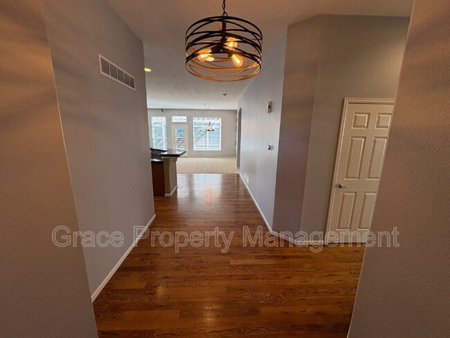 Building Photo - 222 Saxony Rd