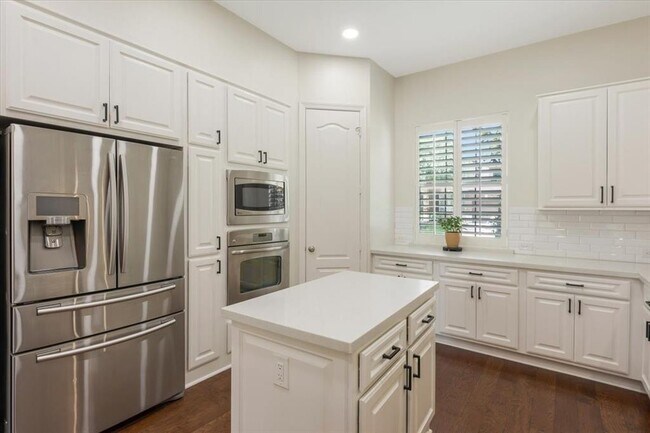 Building Photo - 18901 N Bee Cave Springs Cir