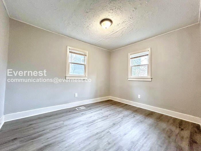 Building Photo - 2175 Pansy St NW