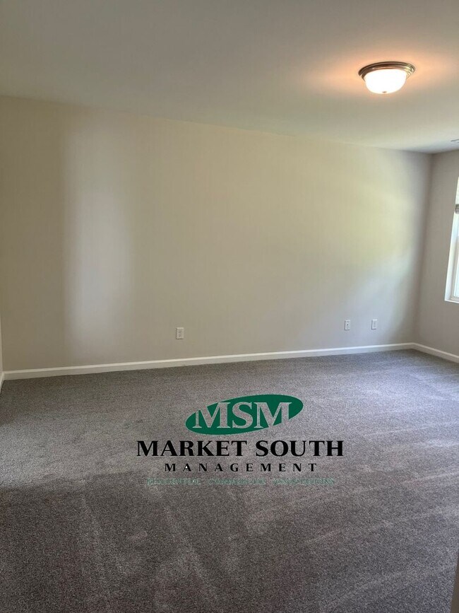 Building Photo - Rice Creek!  Port Wentworth **Rent Special...
