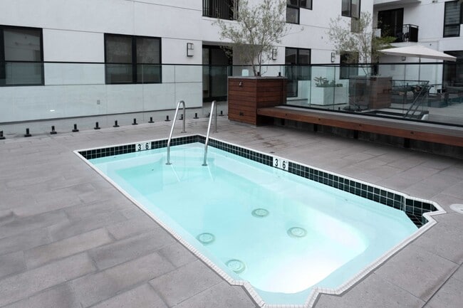 Building Photo - 1234 Wilshire Blvd