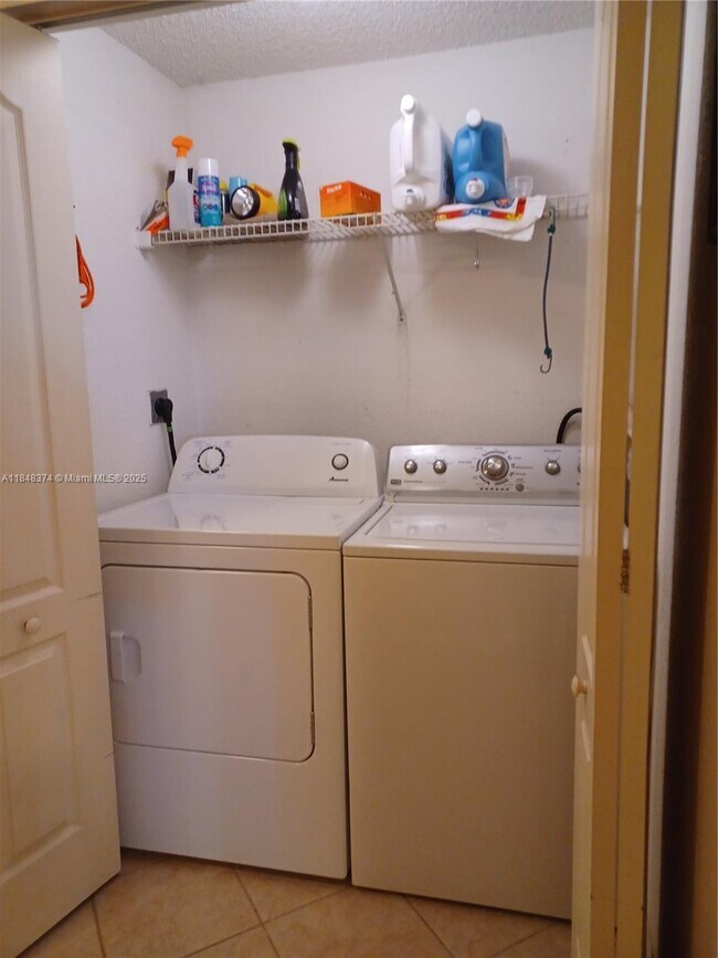 Building Photo - 14379 SW 120th Ct