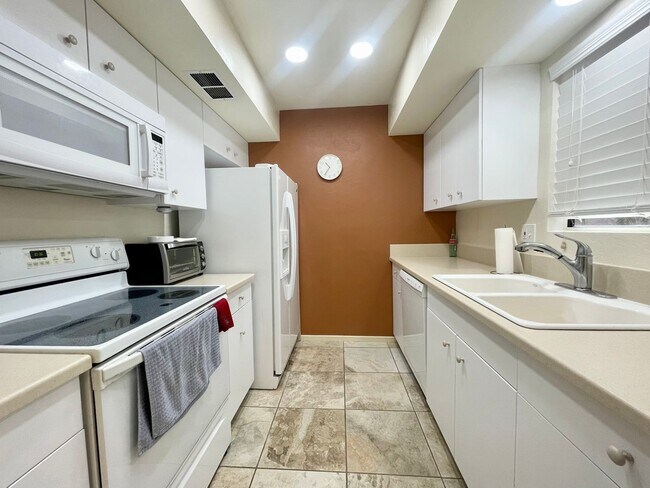 Building Photo - COMING SOON! 3 Bedroom 2 Bathroom Palm Springs Condo in Ramon Estados Gated Community