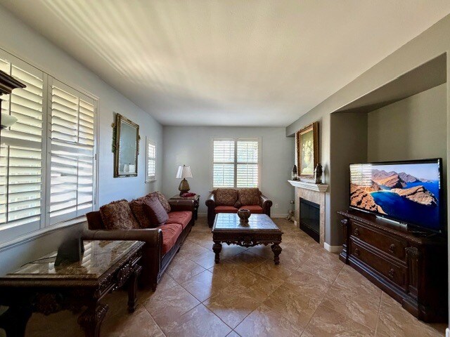 Building Photo - 2297 Treetop Ln