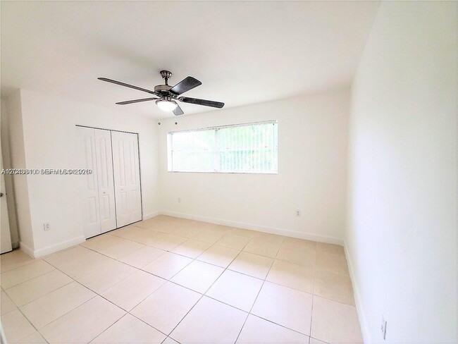 Building Photo - 15659 SW 73rd Cir Terrace