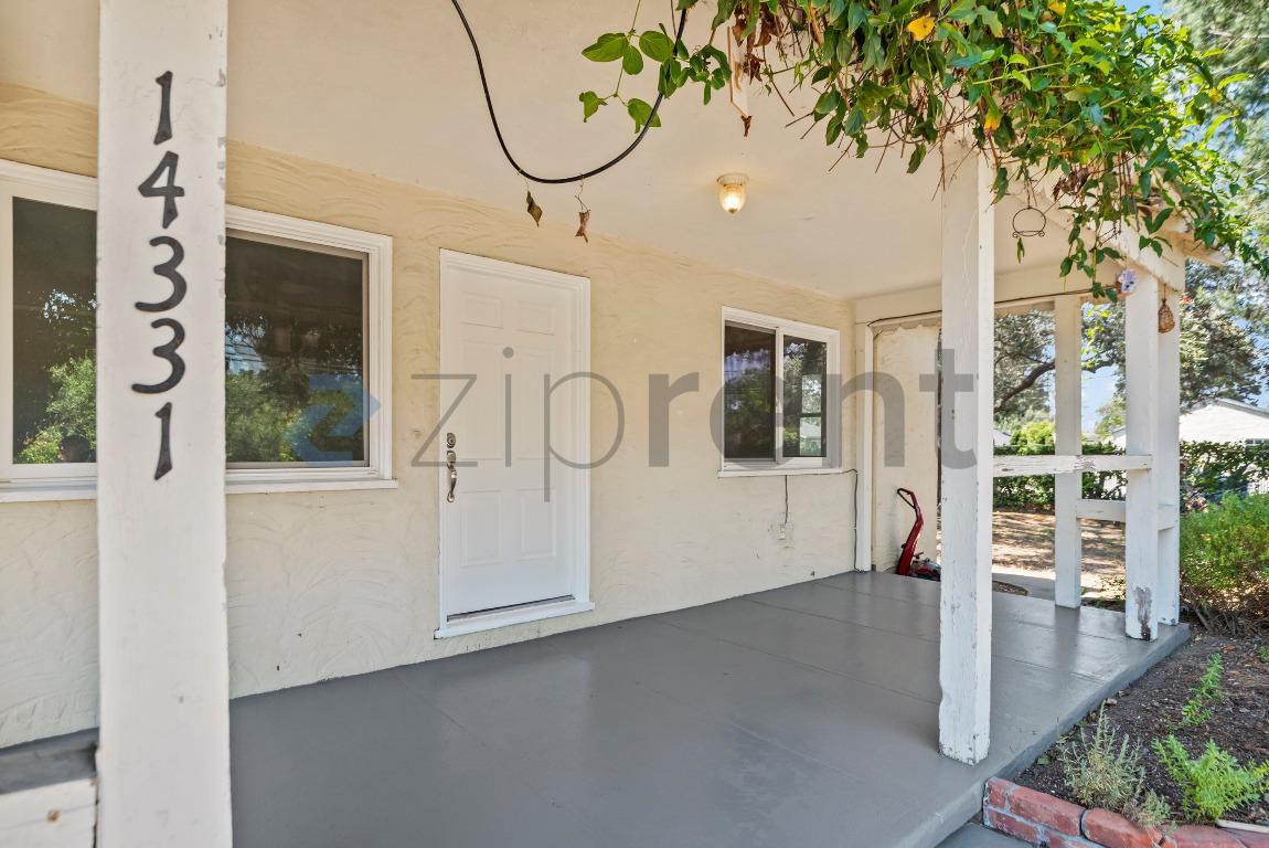 Building Photo - Unit