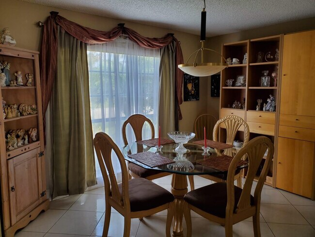 Building Photo - 9820 NW 24th St