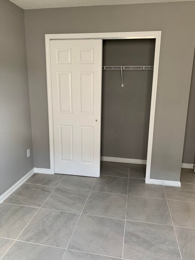 Building Photo - Beautiful 3 Bedroom, 2 Bath Home in the He...