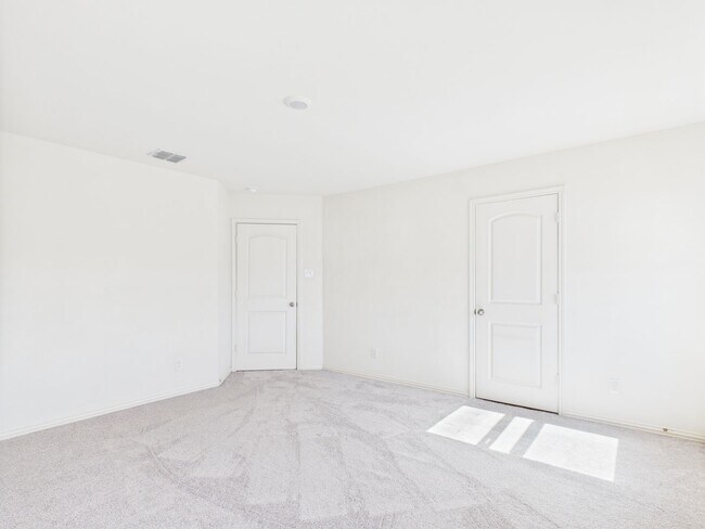 Building Photo - Single Story 4 bedroom