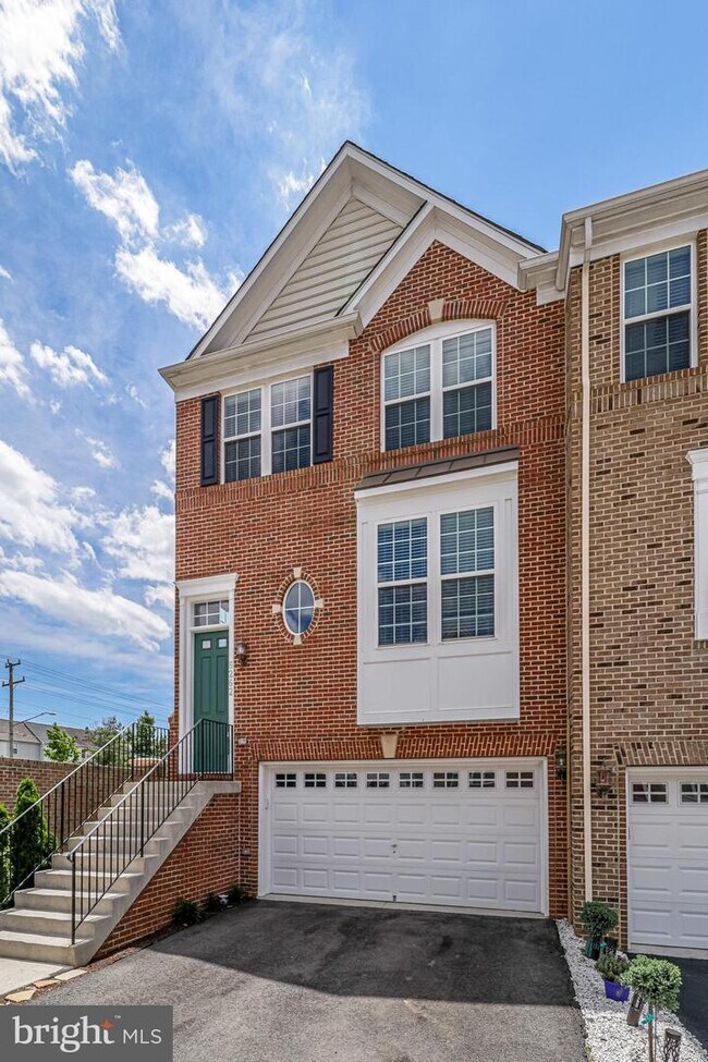 Building Photo - 6262 Summit Point Ct