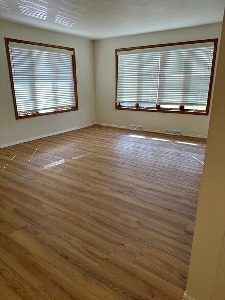 Building Photo - N424 Kilsdonk Ct