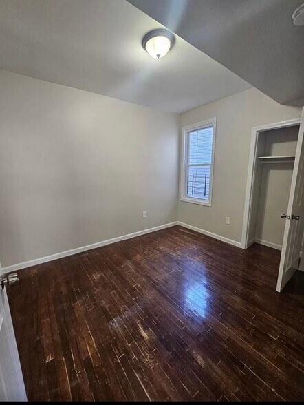 Building Photo - 655 S 19th St