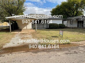 Building Photo - $750 Rent for a Cute Cozy Home!!!