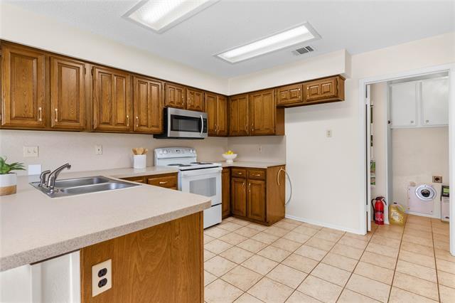 Building Photo - 2126 Auburn Dr