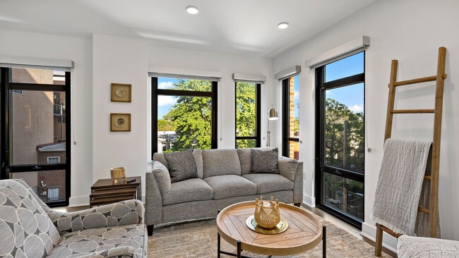 Building Photo - 815 V St NW