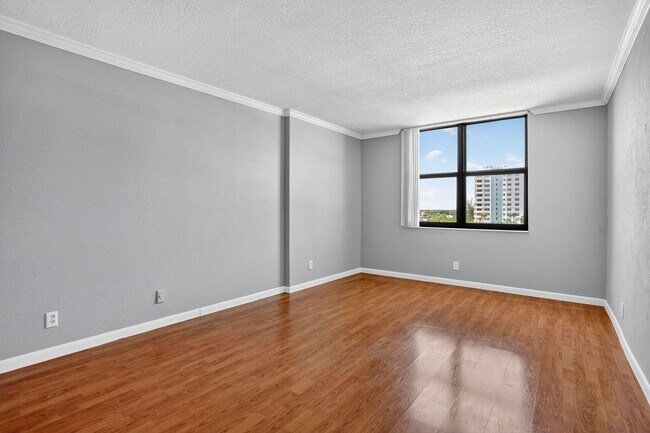 Building Photo - 1500 N Ocean Blvd