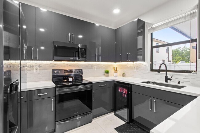 Building Photo - 9358 W 33rd Way