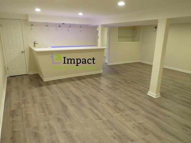 Building Photo - 5564 E Utah Pl