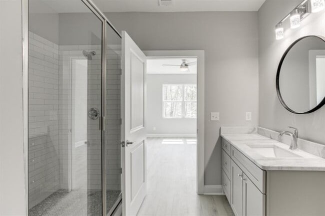 Building Photo - 1641 E Broad St